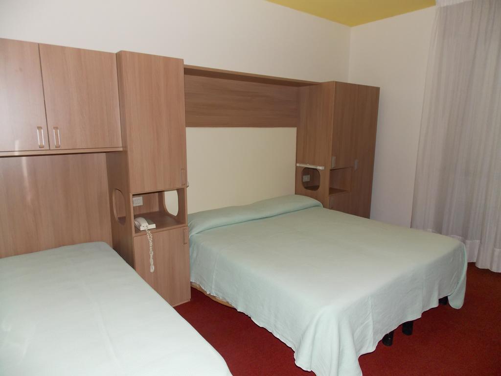 Hotel Colorado Лидо ди Йезоло Екстериор снимка