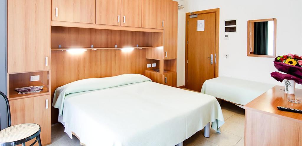 Hotel Colorado Лидо ди Йезоло Екстериор снимка